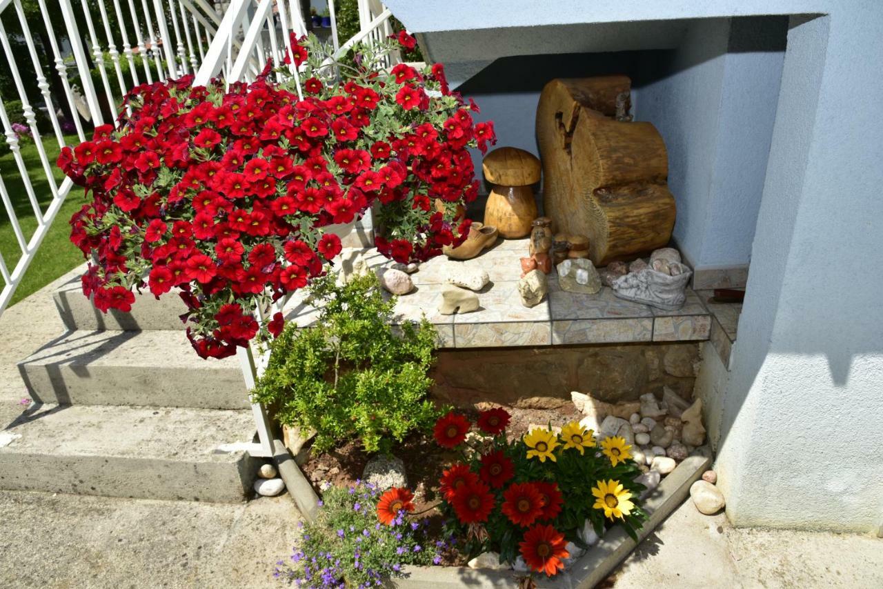 Apartment Blumen Oase Malinska Ngoại thất bức ảnh