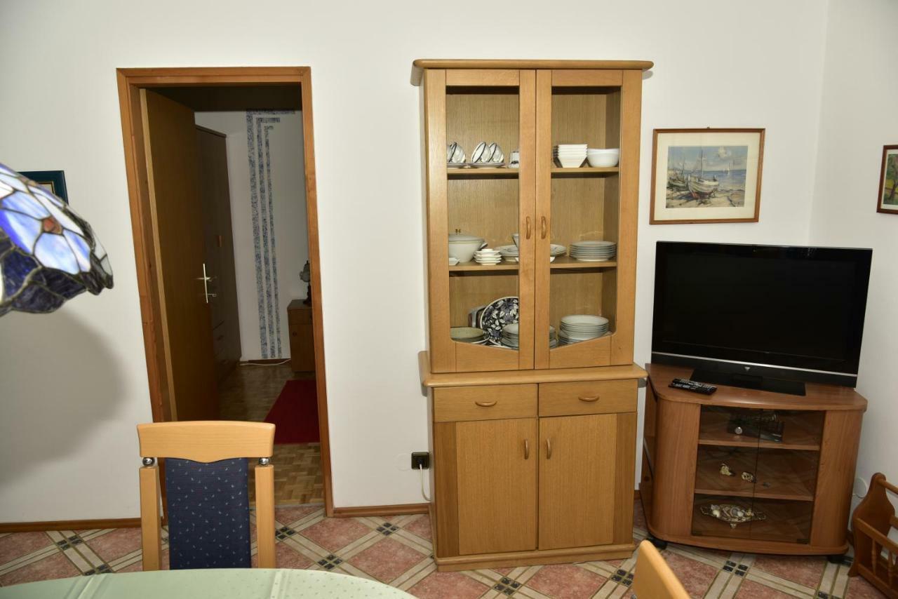 Apartment Blumen Oase Malinska Ngoại thất bức ảnh
