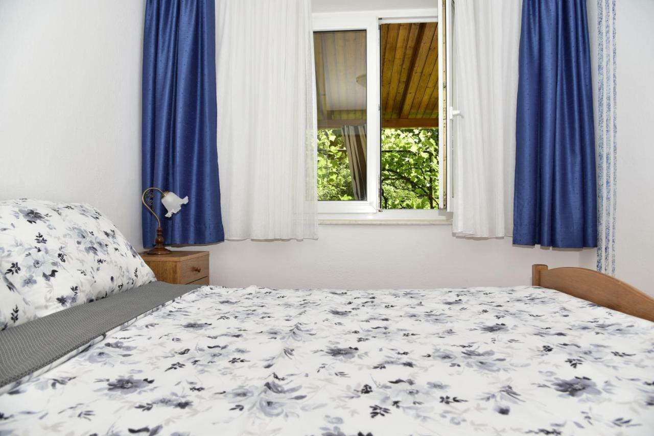 Apartment Blumen Oase Malinska Ngoại thất bức ảnh