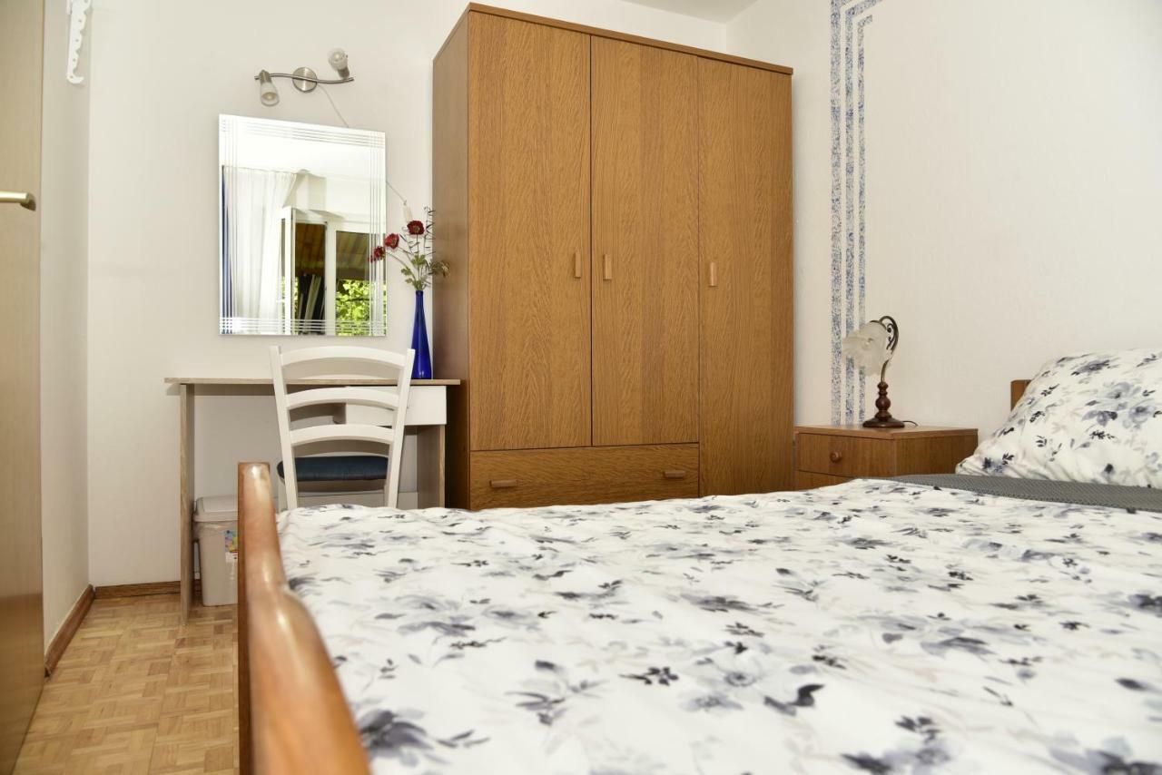 Apartment Blumen Oase Malinska Ngoại thất bức ảnh