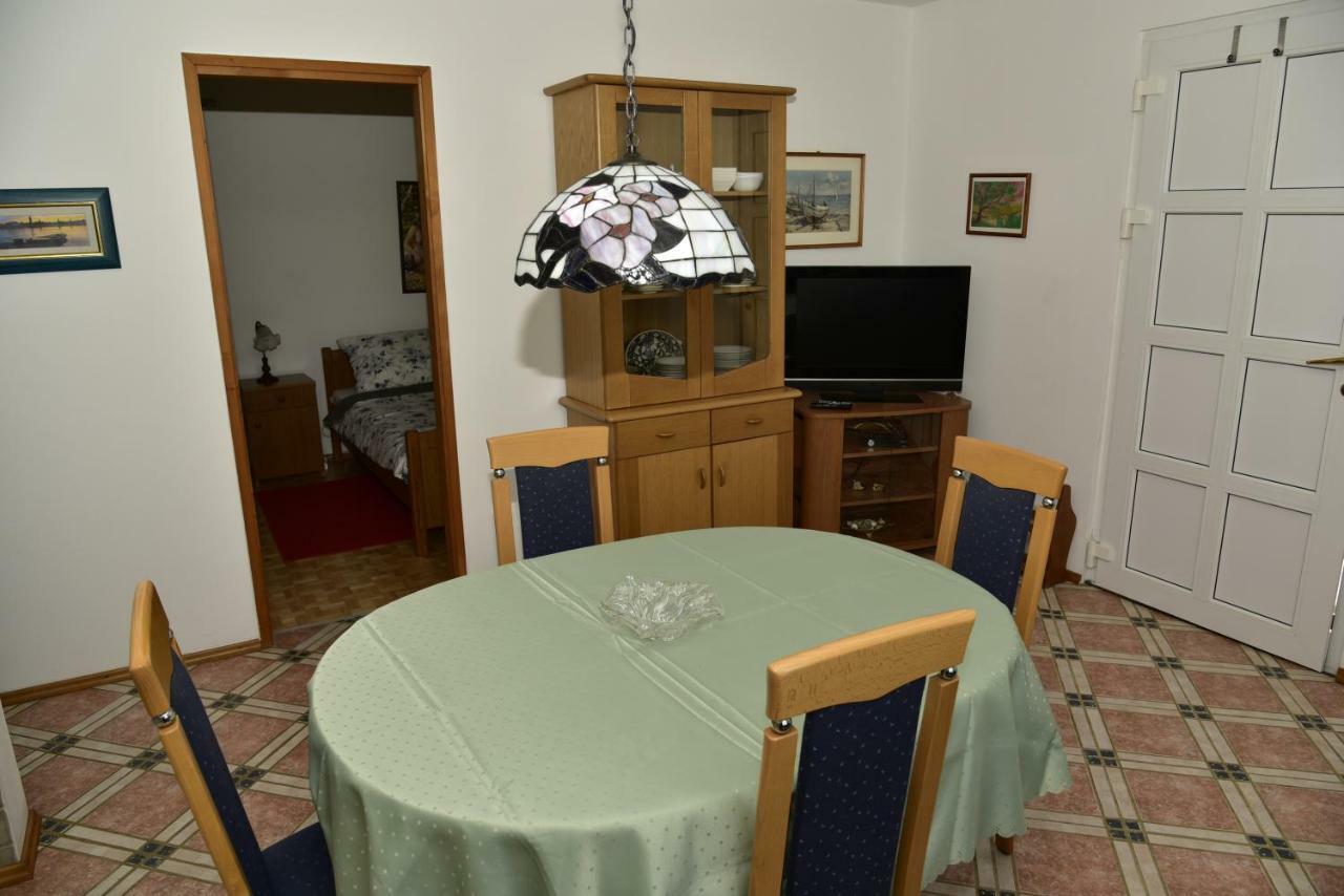 Apartment Blumen Oase Malinska Ngoại thất bức ảnh
