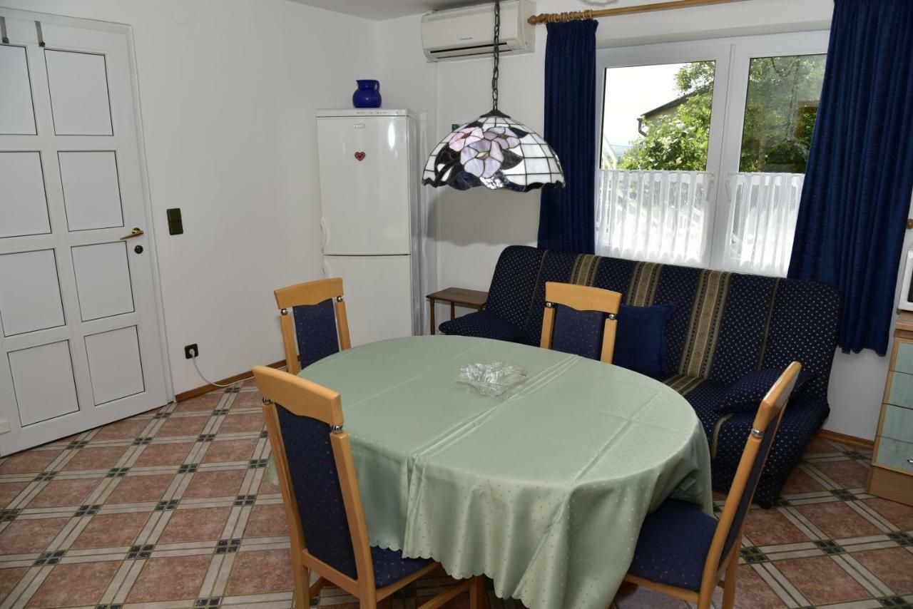 Apartment Blumen Oase Malinska Ngoại thất bức ảnh