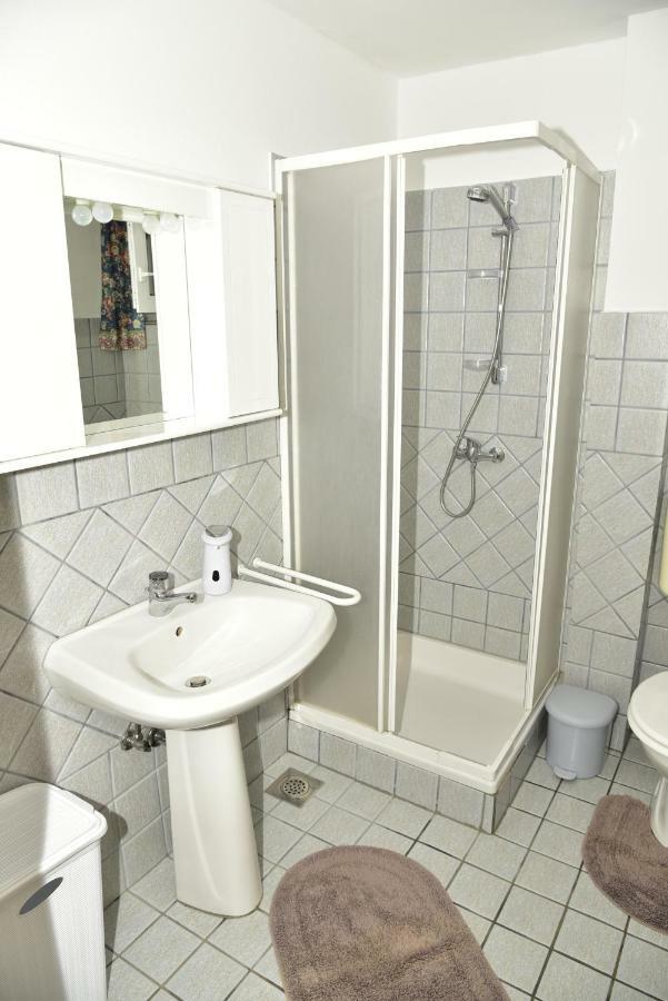 Apartment Blumen Oase Malinska Ngoại thất bức ảnh